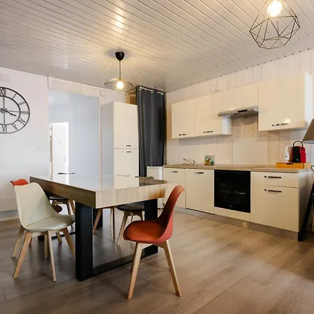 Le Reflet Des Pyrenees Апартаменты Баньер-де-Бигор