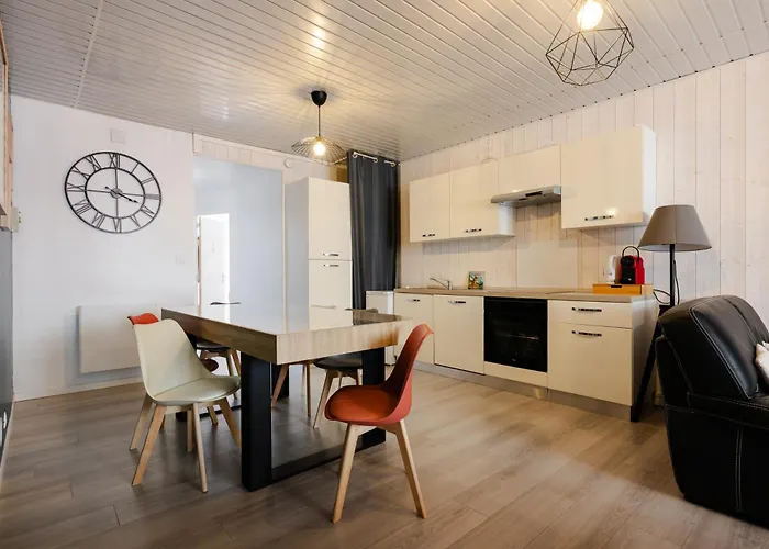 Le Reflet Des Pyrenees Апартаменты Баньер-де-Бигор